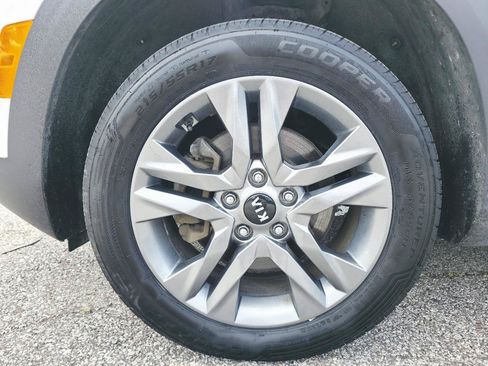 Used 2021 Kia Seltos LX AWD/4WD image 9