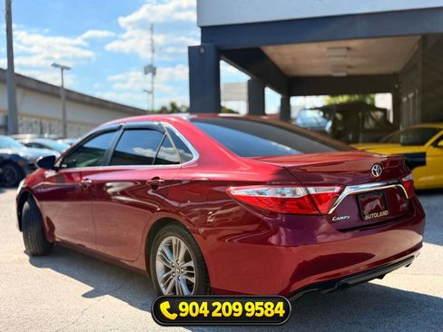Used 2017 Toyota Camry SE FWD image 7