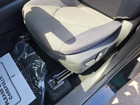 Used 2023 Toyota Highlander L FWD image 30