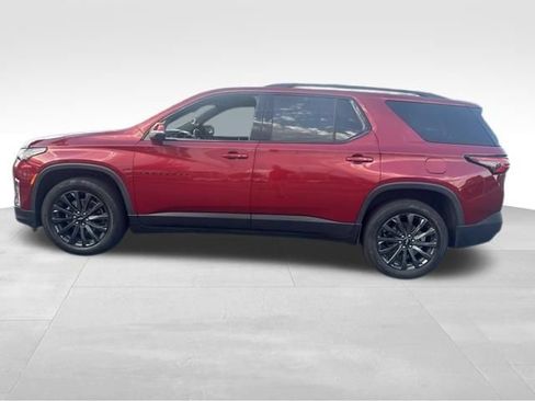 Used 2023 Chevrolet Traverse RS FWD image 12