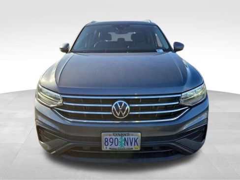 Certified 2022 Volkswagen Tiguan SE w/ Panoramic Sunroof Package image 2