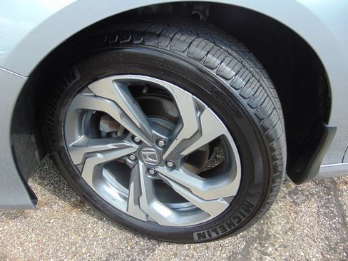 Used 2020 Honda Accord EX image 26