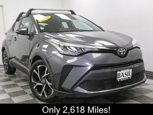 Used 2022 Toyota C-HR XLE image 2
