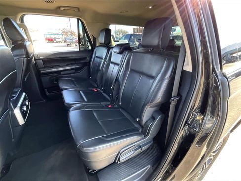 Used 2024 Ford Expedition Max XLT image 19