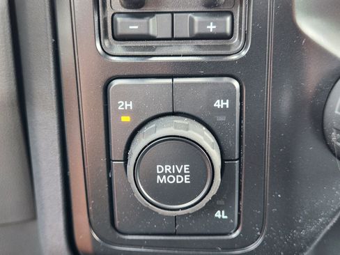 New 2026 Ford F350 4x4 Crew Cab DRW Super Duty image 19