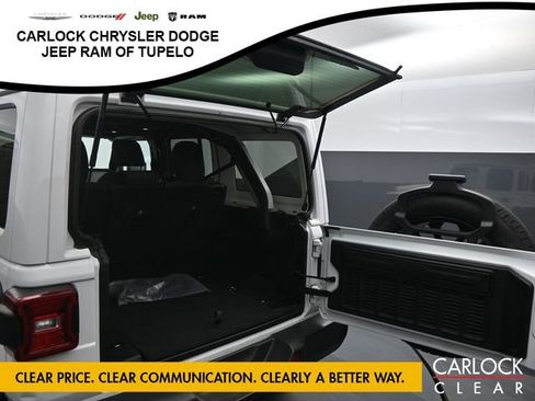 Used 2025 Jeep Wrangler Sahara image 31