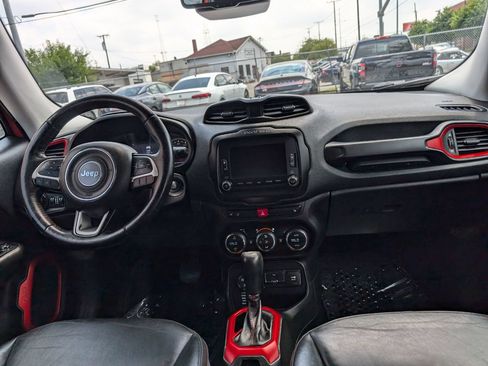 Used 2016 Jeep Renegade Trailhawk w/ Premium Trailhawk Package AWD/4WD image 14