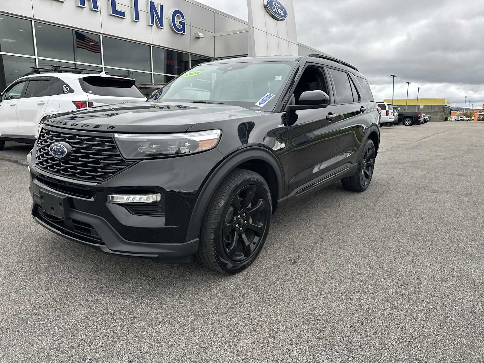 Used 2024 Ford Explorer ST-Line w/ Class IV Trailer Tow Package AWD/4WD image 12