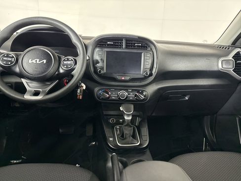 Used 2025 Kia Soul LX FWD image 21