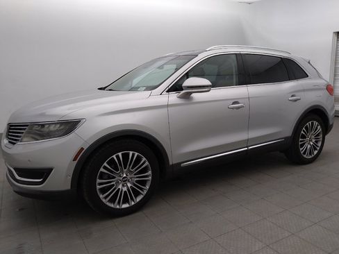 Used 2016 Lincoln MKX Reserve w/ Luxury Package FWD image 2