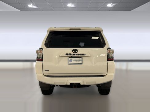 Used 2021 Toyota 4Runner SR5 AWD/4WD image 10