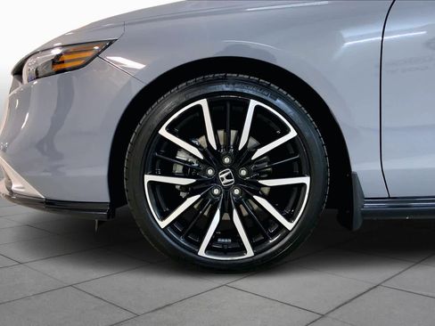 Used 2023 Honda Accord Touring image 10