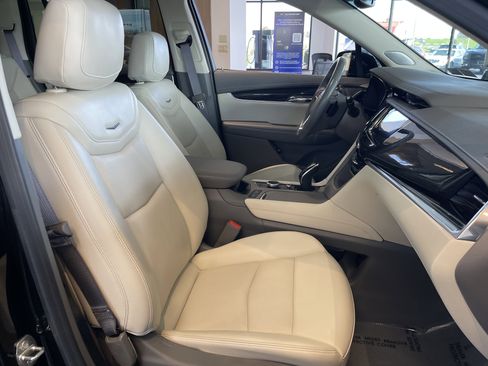 Certified 2022 Cadillac XT6 Premium Luxury image 19