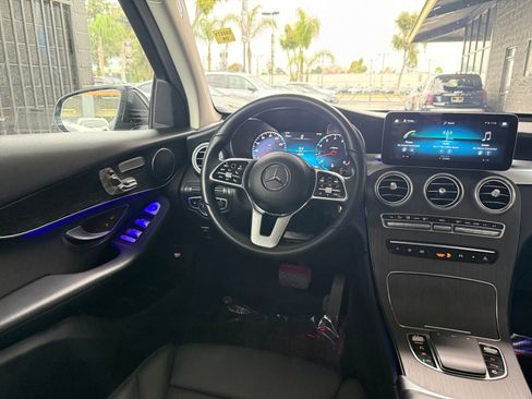 Used 2022 Mercedes-Benz GLC 300 SUV image 22