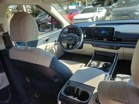 New 2026 Kia Carnival EX FWD image 13