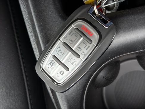 New 2026 Chrysler Pacifica Select image 37