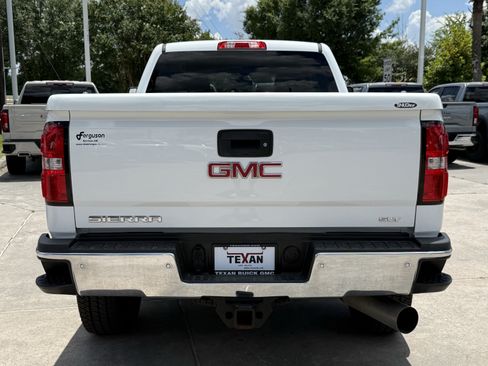 Used 2018 GMC Sierra 2500 SLT w/ Duramax Plus Package AWD/4WD image 6