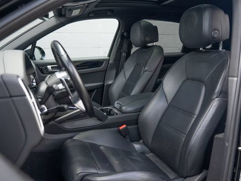 Certified 2021 Porsche Cayenne E-Hybrid AWD/4WD image 5