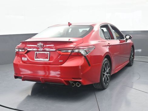 Used 2021 Toyota Camry SE FWD image 5