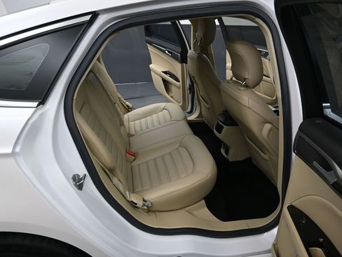 Used 2014 Ford Fusion Energi SE image 33