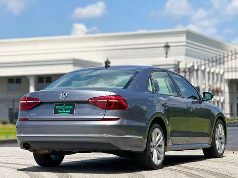 Used 2019 Volkswagen Passat 2.0T Wolfsburg FWD image 11