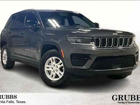 Used 2024 Jeep Grand Cherokee Laredo w/ Trailer Tow Package image 1