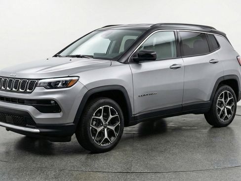 Used 2025 Jeep Compass Limited AWD/4WD image 3