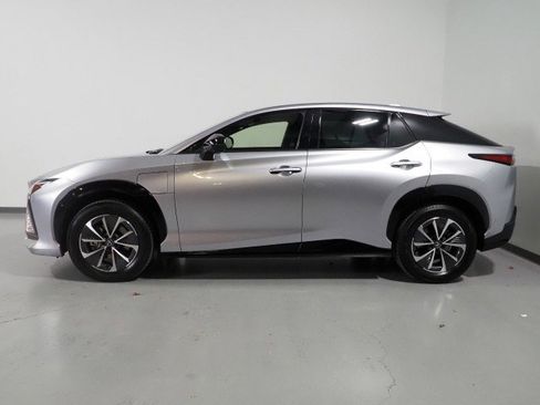 Used 2023 Lexus RZ 450e Premium w/ Technology Package image 9