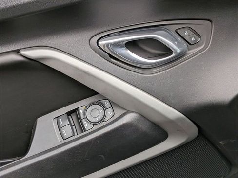 Used 2017 Chevrolet Camaro SS image 15