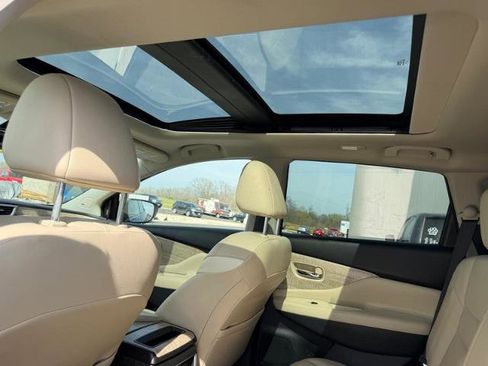 Used 2022 Nissan Murano SL w/ SL Moonroof Package image 11
