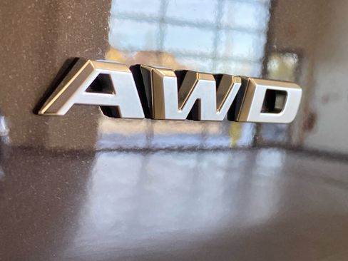 Used 2025 Cadillac XT4 Sport image 8