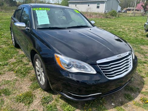 Used 2014 Chrysler 200 Limited w/ Sun/Sound Group image 3