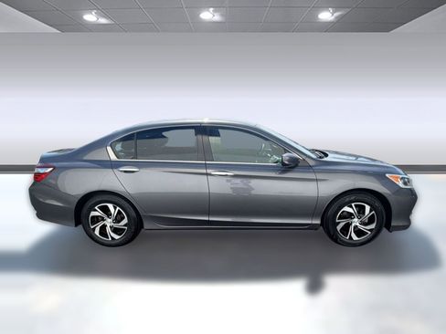 Used 2017 Honda Accord LX image 8