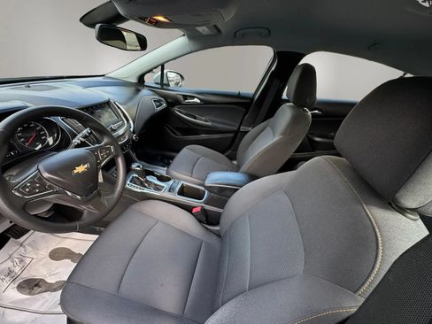 Used 2019 Chevrolet Cruze LS w/ LS Convenience Package FWD image 11