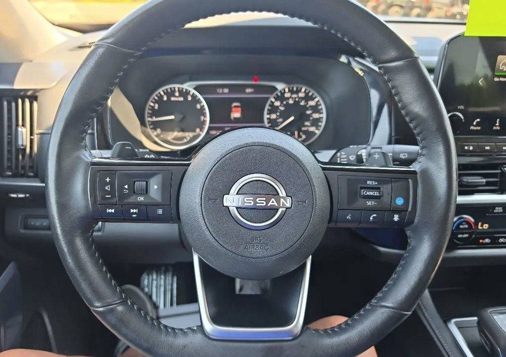 Used 2022 Nissan Pathfinder SL AWD/4WD image 19