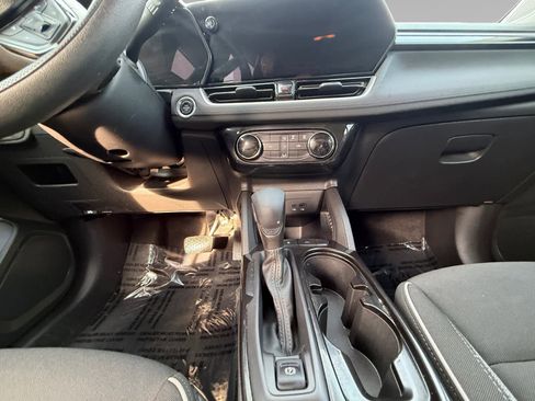 Used 2024 Chevrolet TrailBlazer LT image 11