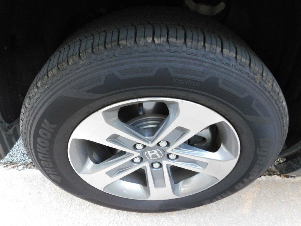 Used 2025 Honda Pilot EX-L image 7