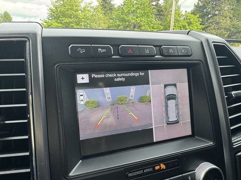 Used 2018 Ford Expedition Platinum AWD/4WD image 2