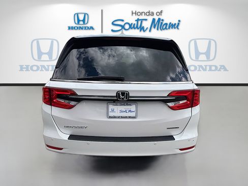 Certified 2024 Honda Odyssey Touring image 6