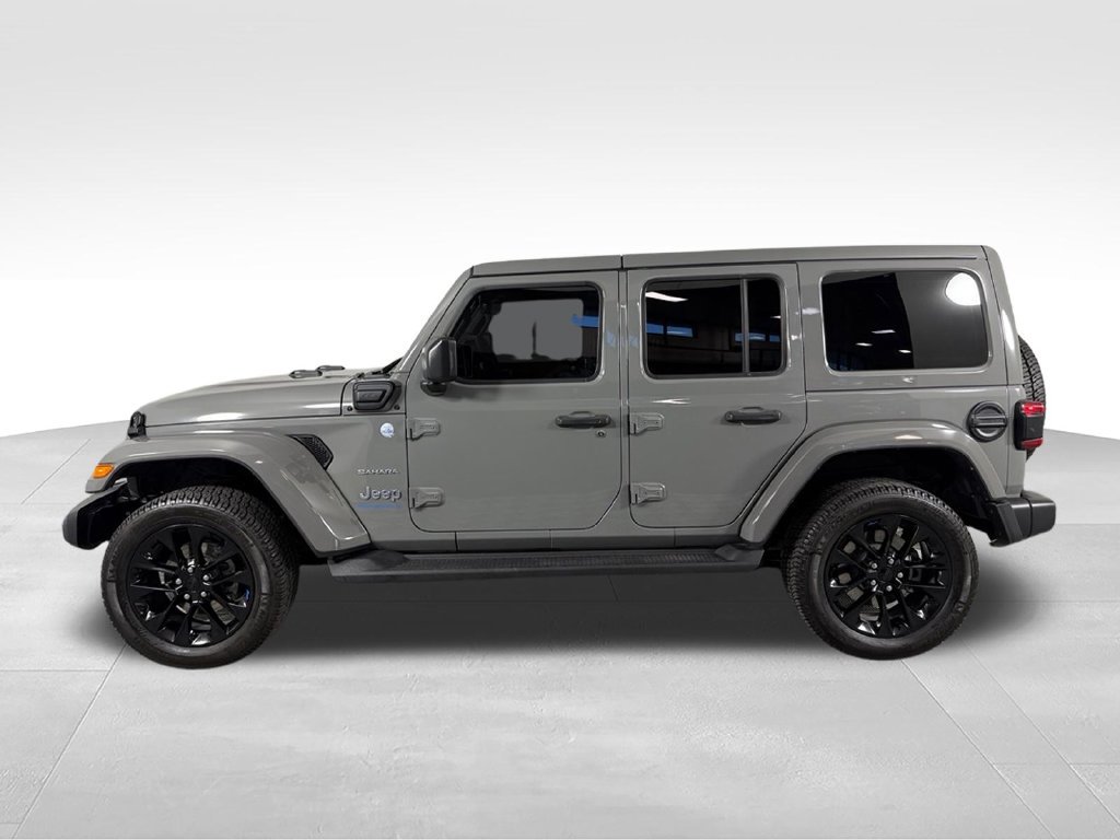 Used 2023 Jeep Wrangler Unlimited Sahara AWD/4WD image 8