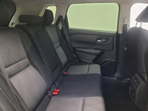 Used 2024 Nissan Rogue SV image 19