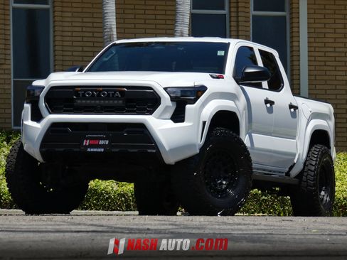 Used 2024 Toyota Tacoma SR RWD image 3