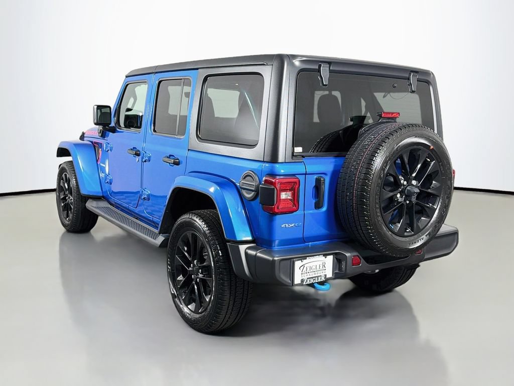 Used 2022 Jeep Wrangler Unlimited Sahara AWD/4WD image 5