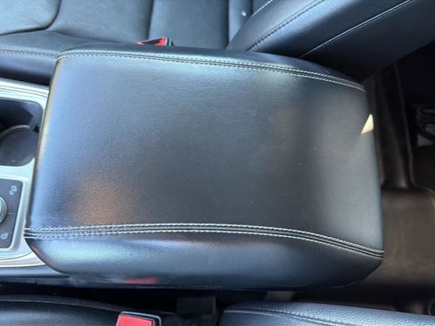 Used 2021 Ford Explorer Limited w/ Equipment Group 301A AWD/4WD image 20