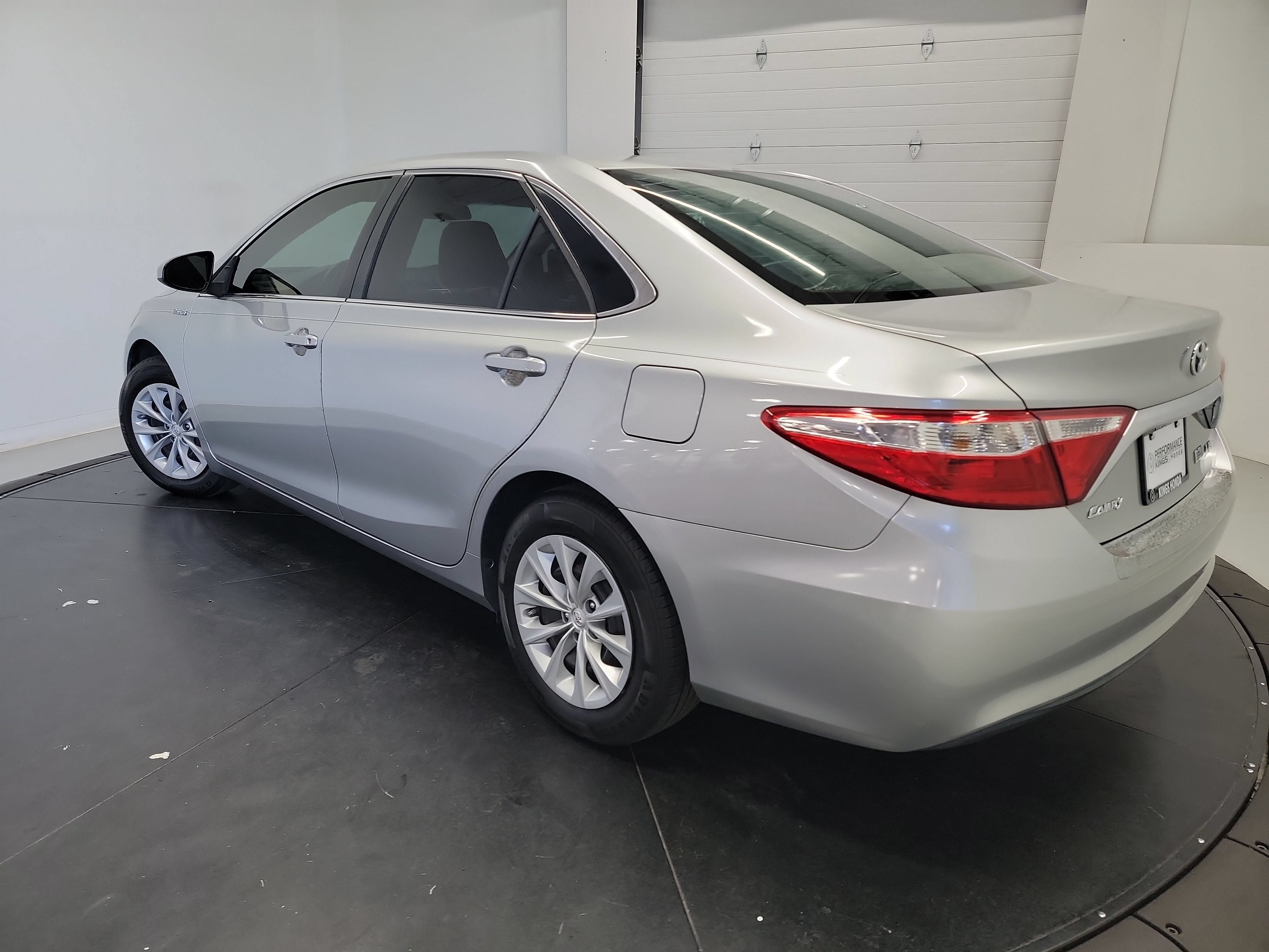 Used 2017 Toyota Camry LE FWD image 6