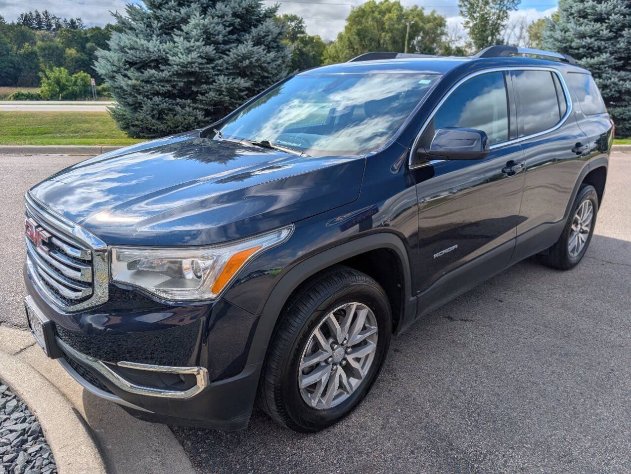 Used 2017 GMC Acadia SLE AWD/4WD image 5