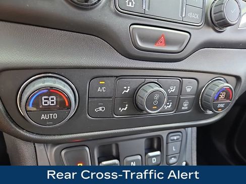 Used 2020 GMC Terrain SLE w/ Driver Convenience Package AWD/4WD image 21