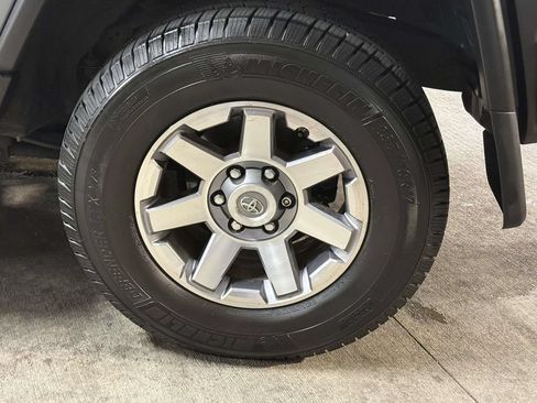 Used 2014 Toyota FJ Cruiser 4WD w/ Upgrade Package image 12