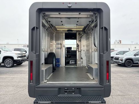 Used 2024 Chevrolet Brightdrop 400 w/ Commercial Equipment Package AWD/4WD image 14