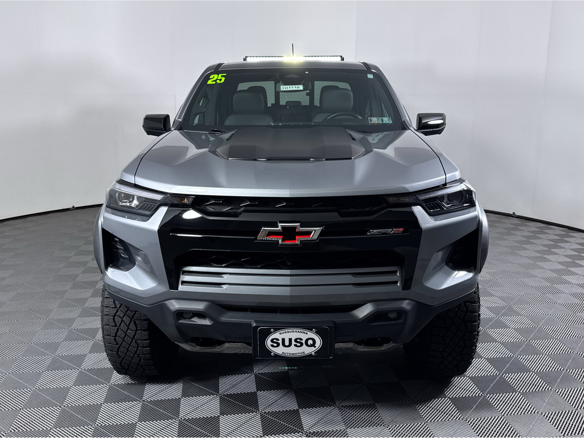 Used 2025 Chevrolet Colorado ZR2 w/ Midnight Edition AWD/4WD image 12